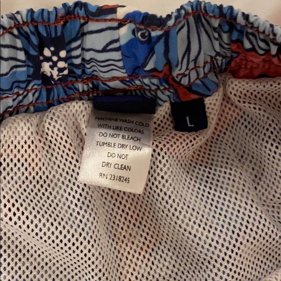 Vineyard Vines Swim Trunks - Size Large - Picture 3 of 4